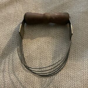 Wooden Handle Wire Dough Cutter Androck